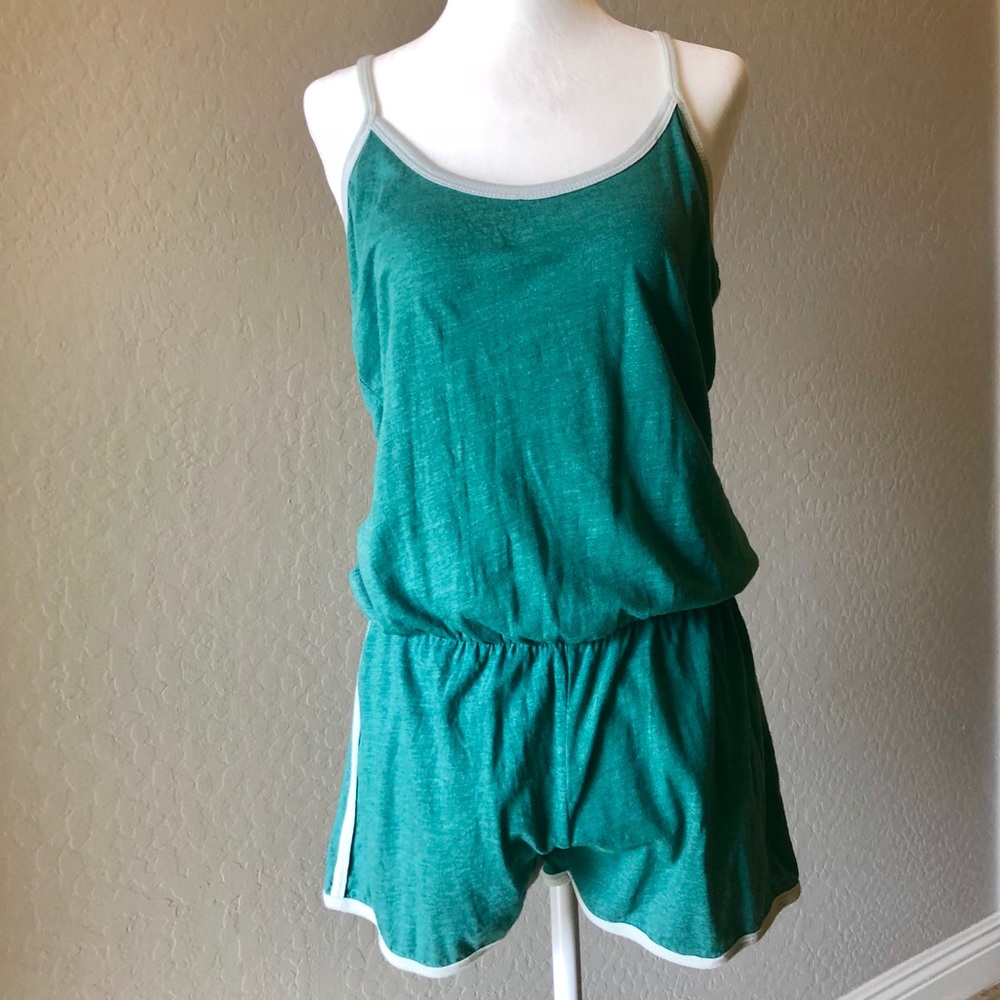 Threads 4 Thought Green Romper Size Medium